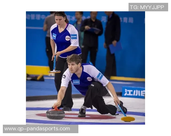 米兰冬奥会冰壶落选赛：我国混双组合四连胜领跑B组，冲击奥运座位